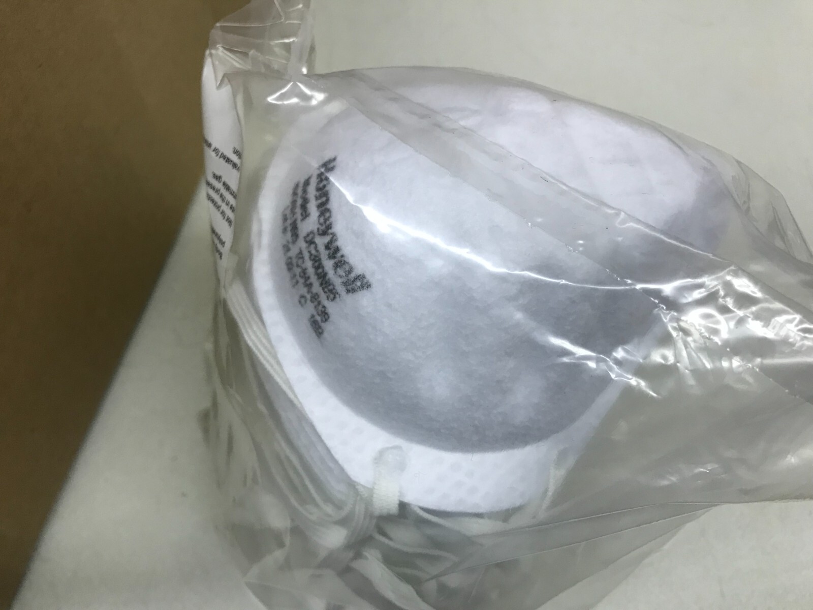 CASE of 200 Honeywell N95 Disposable Mask DC300N95