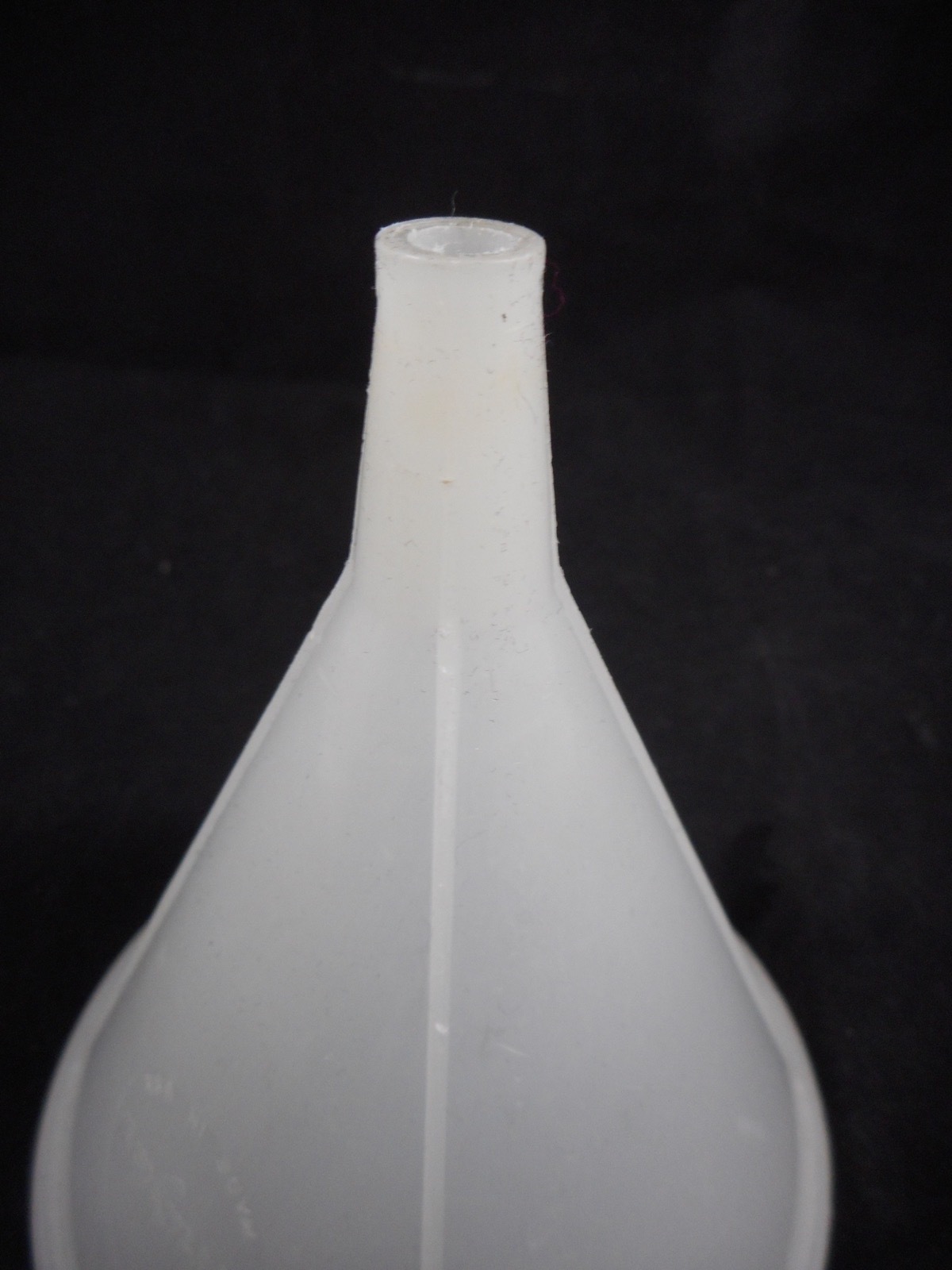 HUTZLER Polypropylene Plastic 3-1/4″ 4oz Boilable Utility Filling Funnel 804