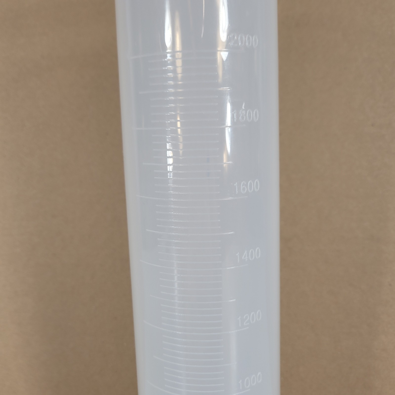PolyLab 2000mL Capacity Graduated Measuring Cylinder Polypropylene Plastic 20°C