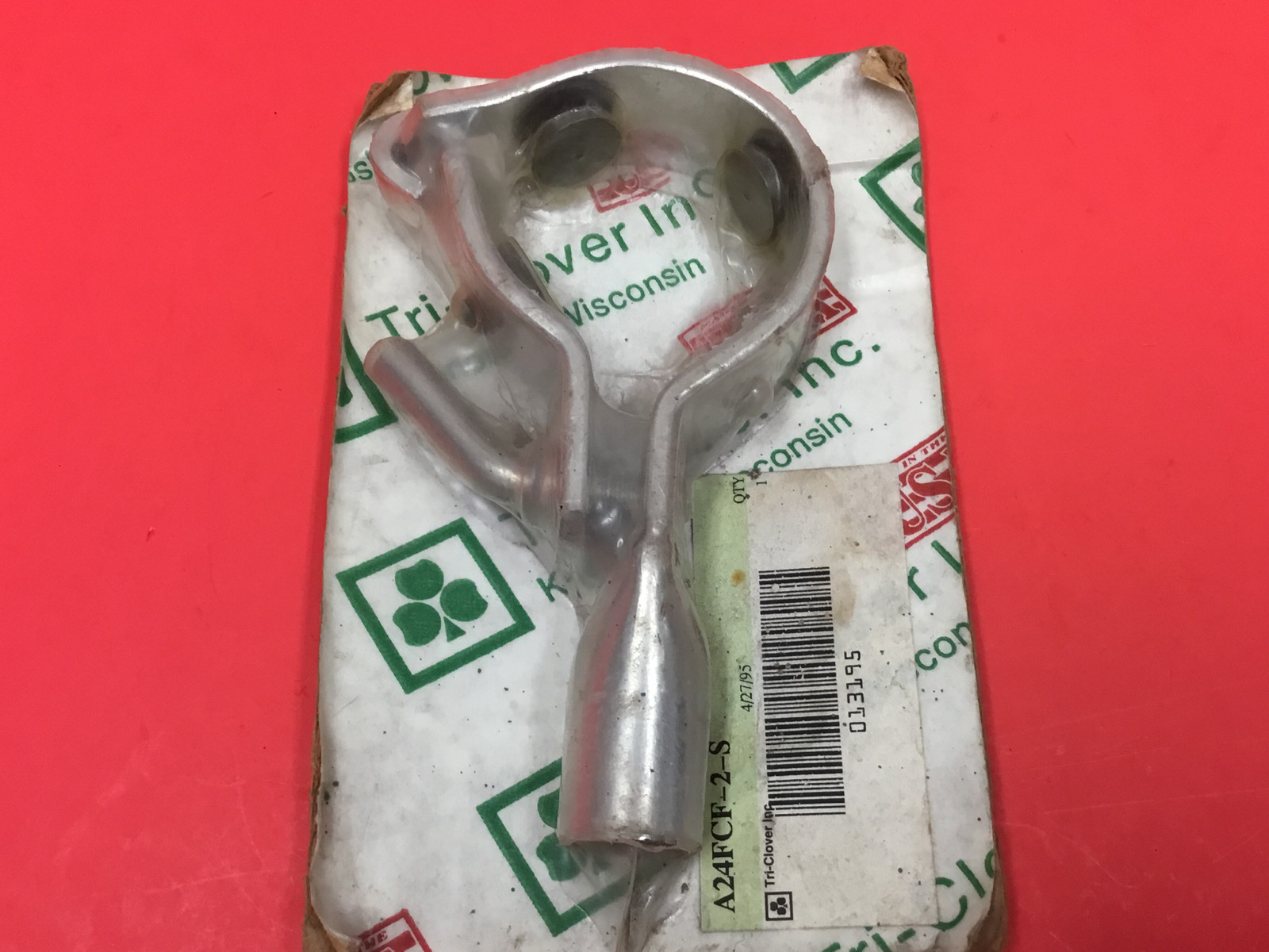 Tri-Clover – P/N: A24FCF-2-S – Pipe Hanger – NEW