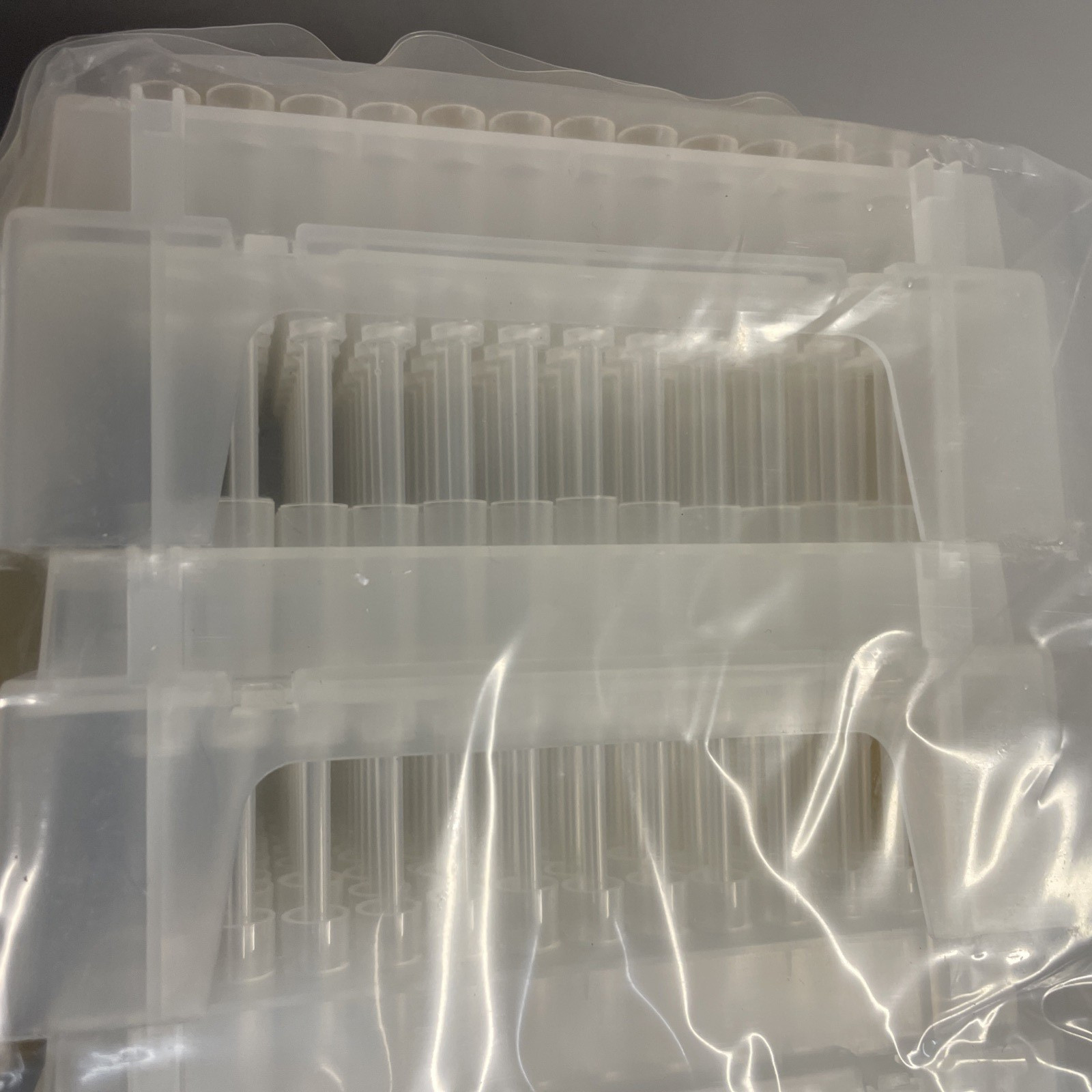 Tomtec 196-205 Pipette Tips 450uL Quadra Non-Sterile – 5 Racks, 480 Tips