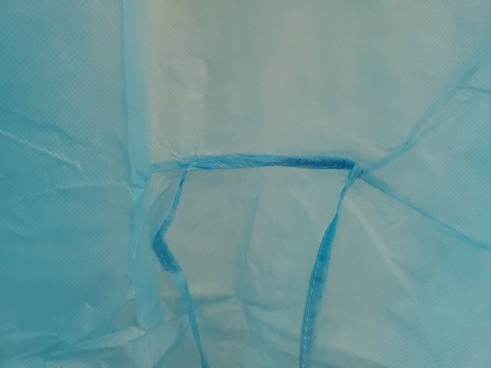 Disposable Isolation gowns universal size none woven cloth (pack of 20)