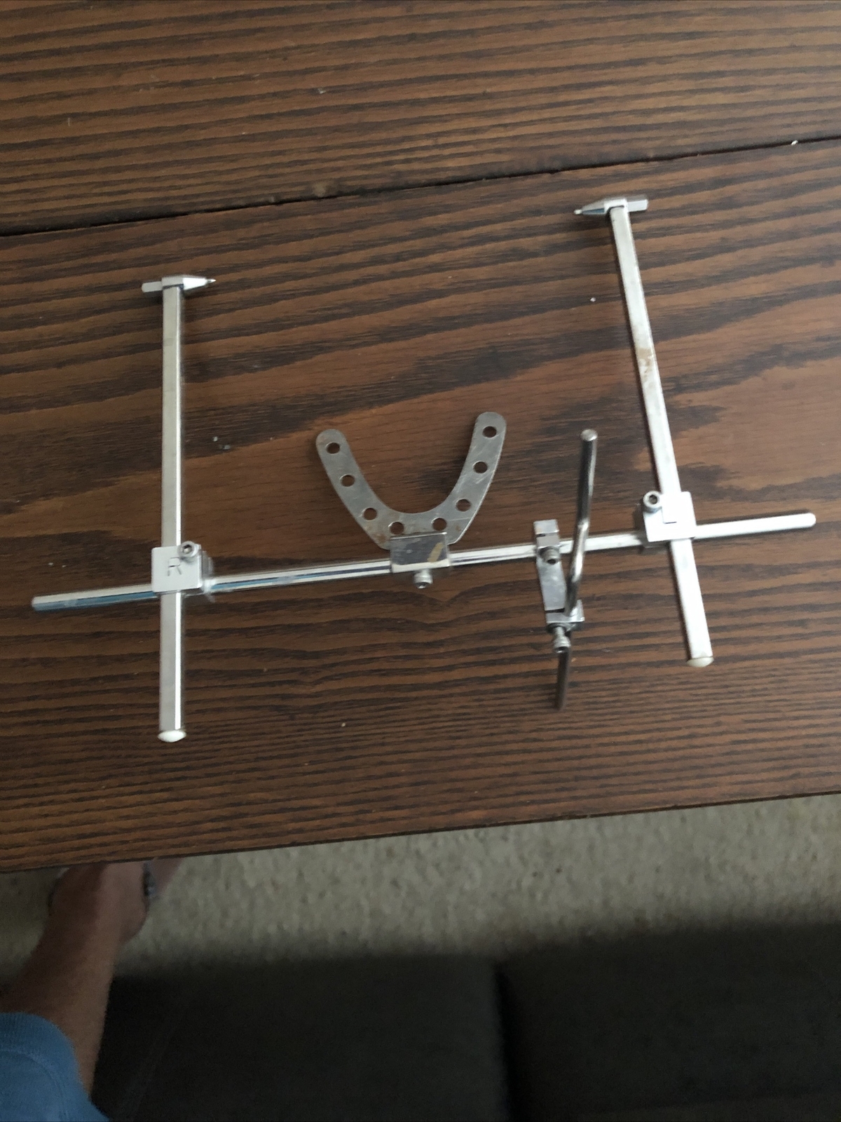 DENAR FACEBOW TRANSFER JIG TO DENTAL ARTICULATOR CAST. As Shown