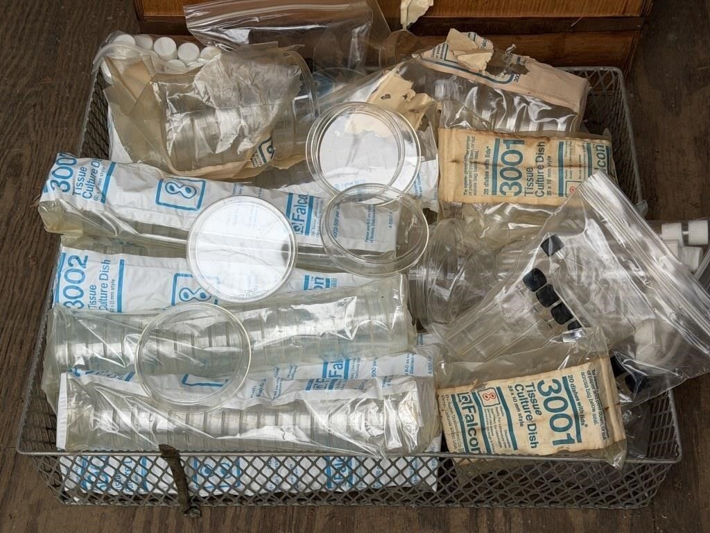 Large Lot Of VINTAGE TISSUE CULTURE DISHES PETRI DISH