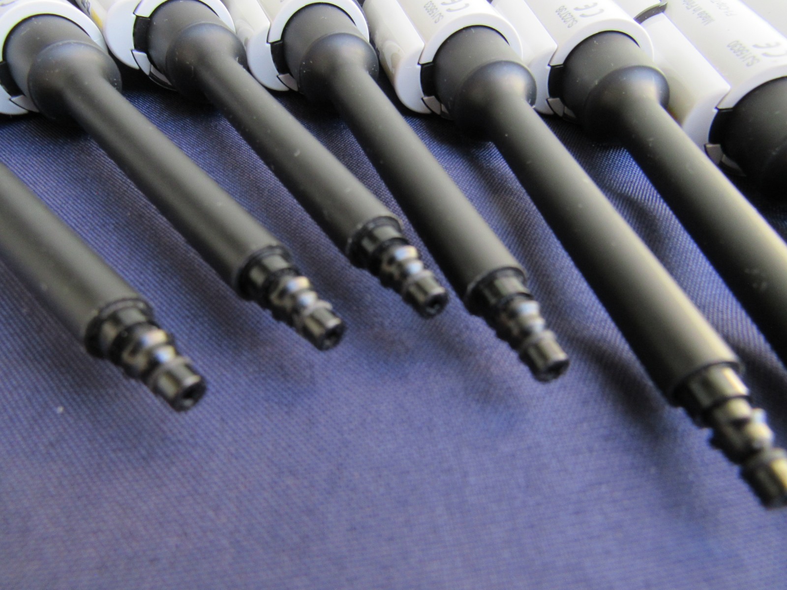 THERMO SCIENTIFIC ~ F1-CLIPTIP ~ 20-200 uL SINGLE CHANNEL PIPETTE
