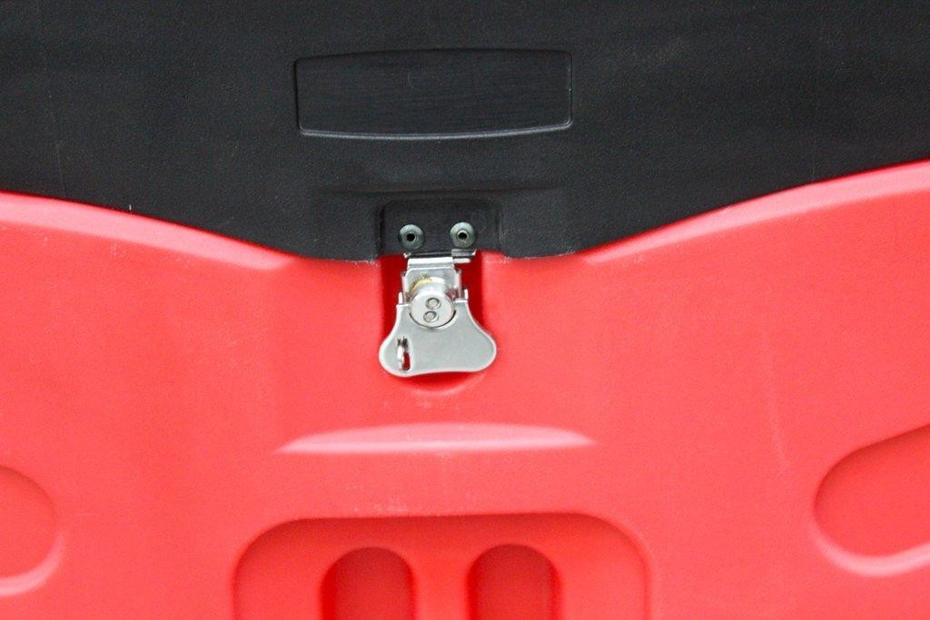 N/A CA900 Roto-Molded Shipping Case on Wheels with Storage, Very Go (3377596)
