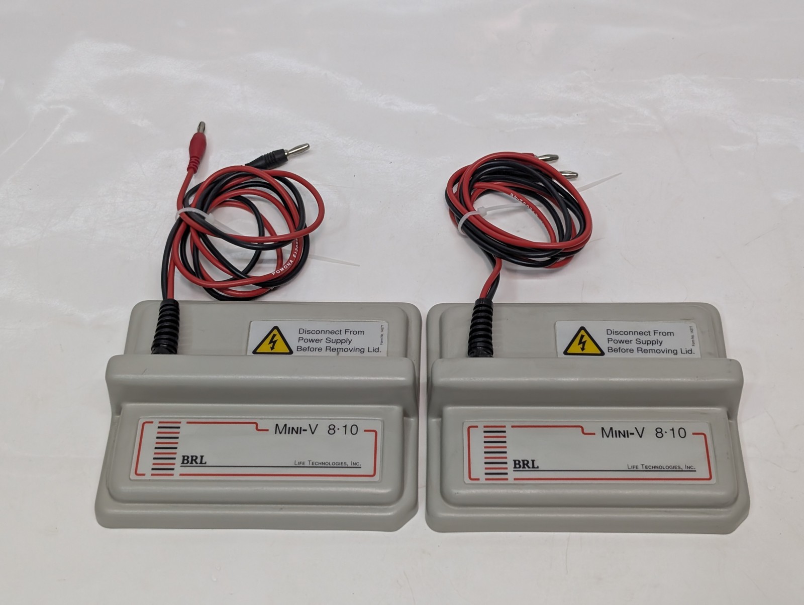 Lot of 2 BRL Mini-V 8:10 electrophoresis gel unit lids as shown