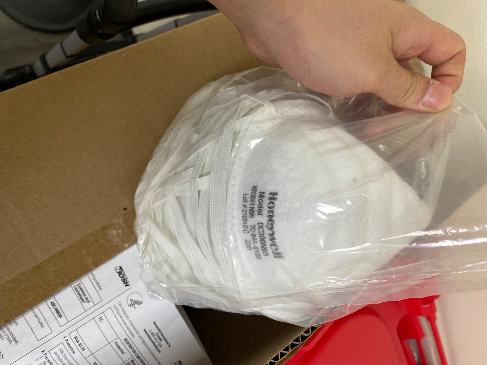 New 200 Mask per Box Honeywell N95 DC300N95 Respirator Particulate Masks NIOSH