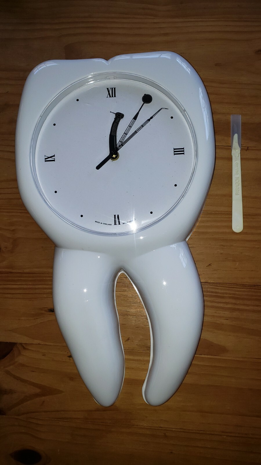 Tooth clocks molar wall hang for dental offices size 10in x 18in New. BEAUTIFUL.