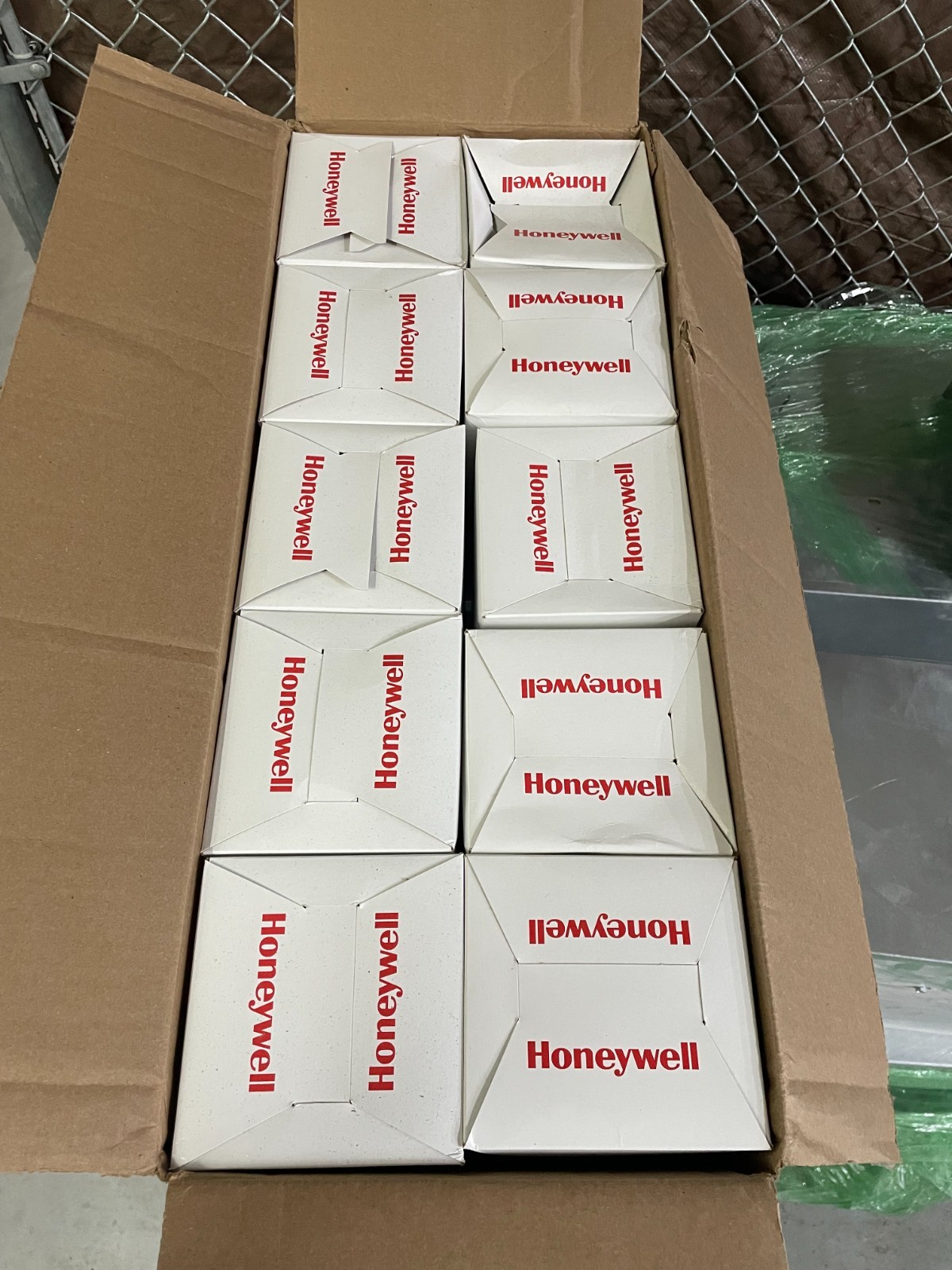 200 Count Honeywell 95N Masks Disposable Particulate Respirators DC300N95 NIB