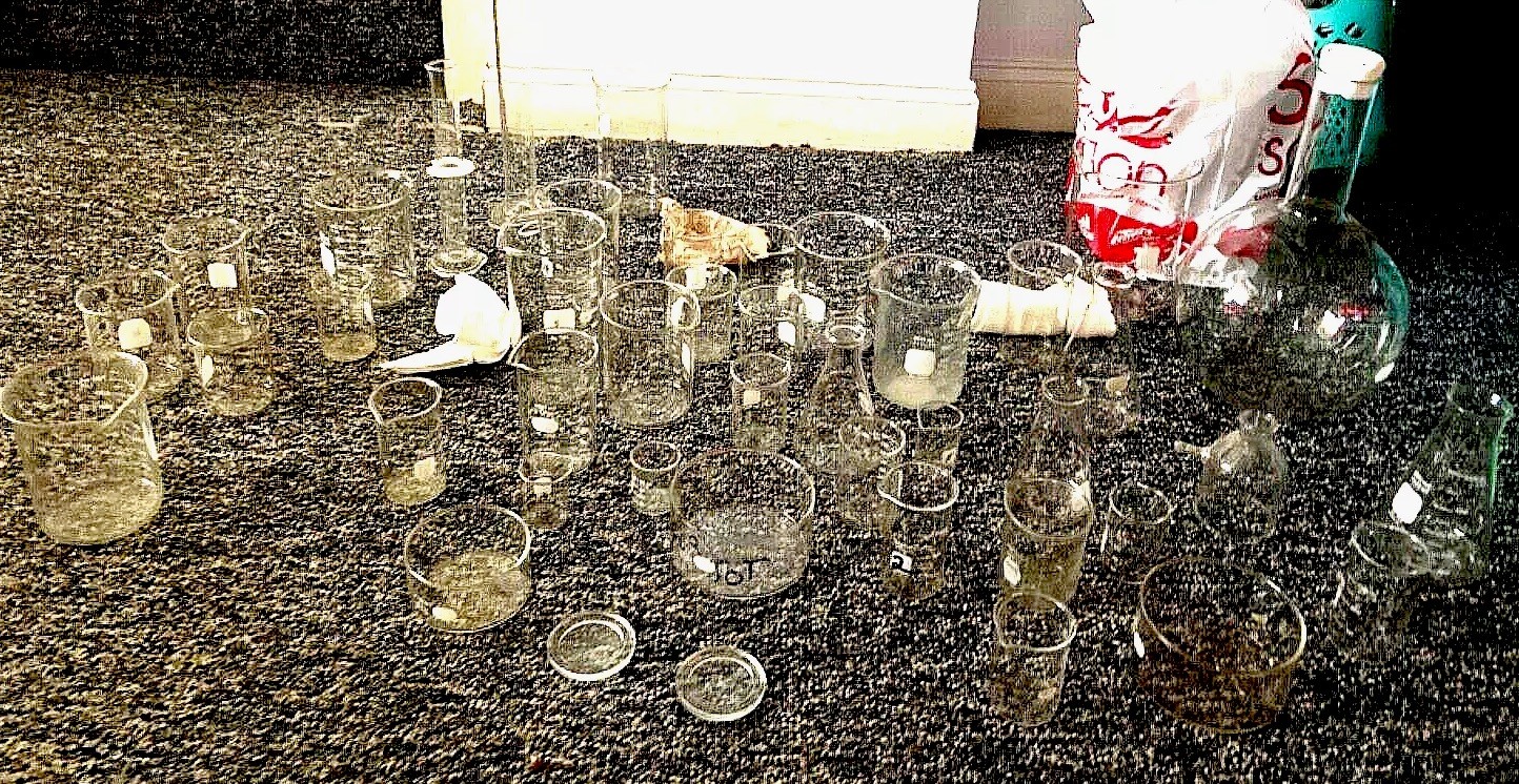*Vintage* PYREX USA. Lab Borosilicate Glassware. (46pcs) Great Condition.