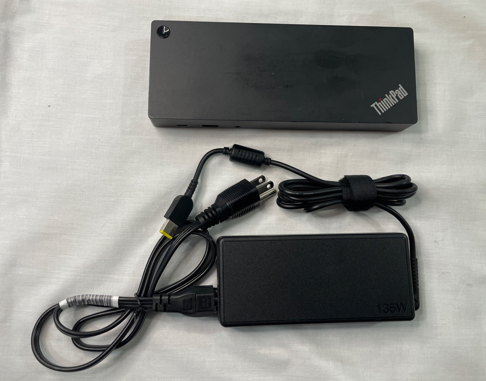 LENOVO THINKPAD HYBRID USB-C WITH USB-A DOCK TYPE 40AF DUD9011D1 20V 6.75A 135W