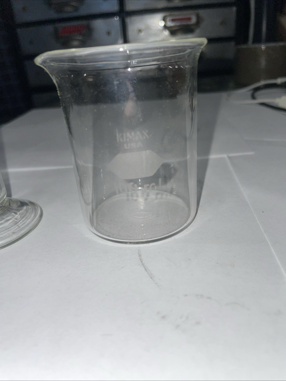 Kimax Beaker (100ml) And (Brand Unknown)Cylinder (200ml)