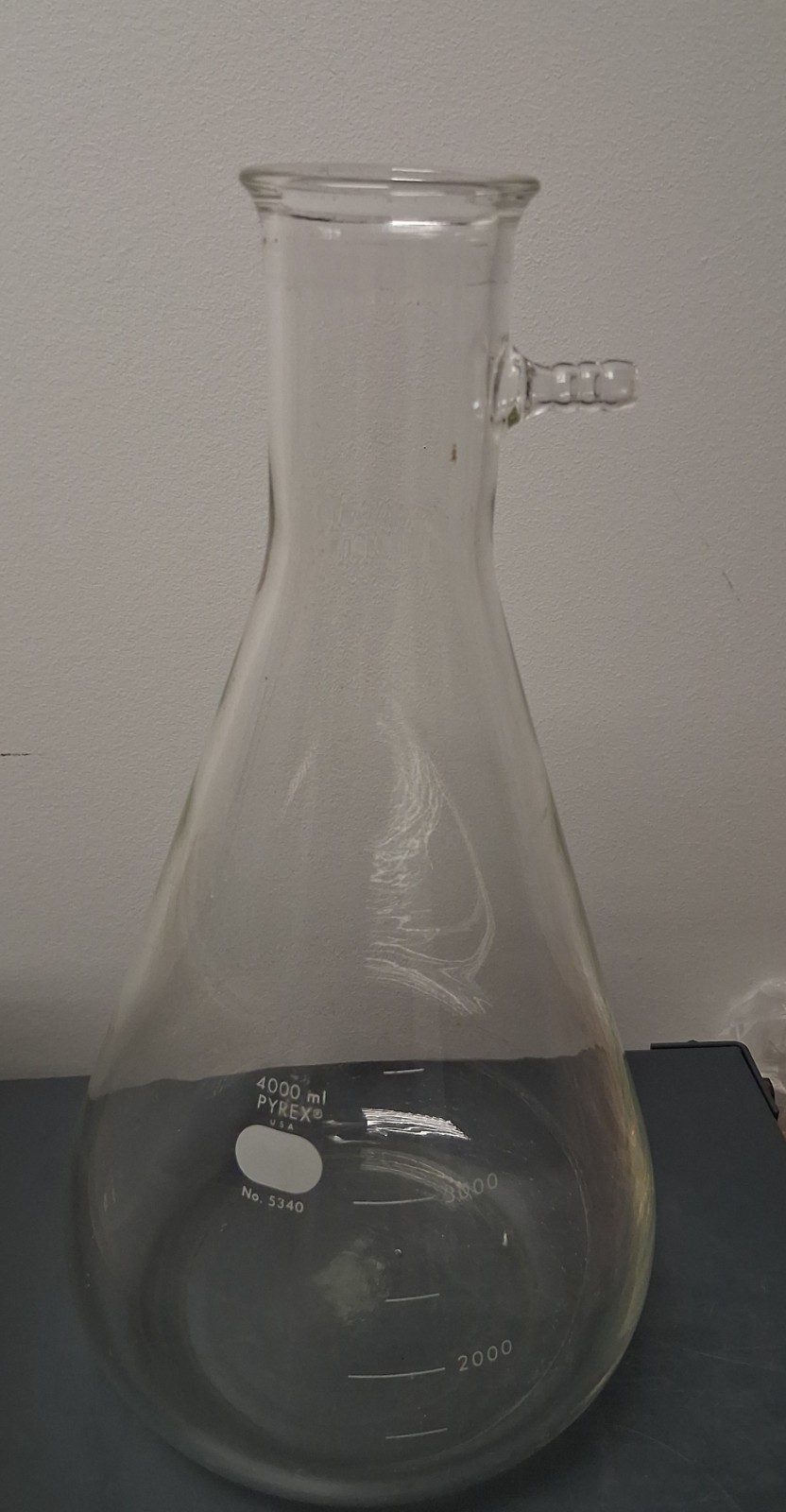 Pyrex 5340 Graduated 4000ml Vacuum Glass Flask