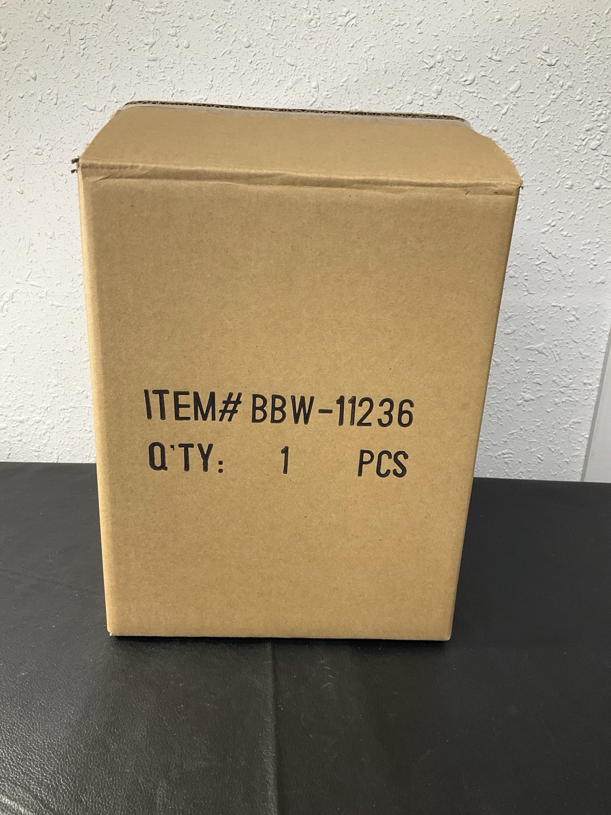Brand New – Unopened – Unbranded Scientific Glass Beaker GG17 4000ml