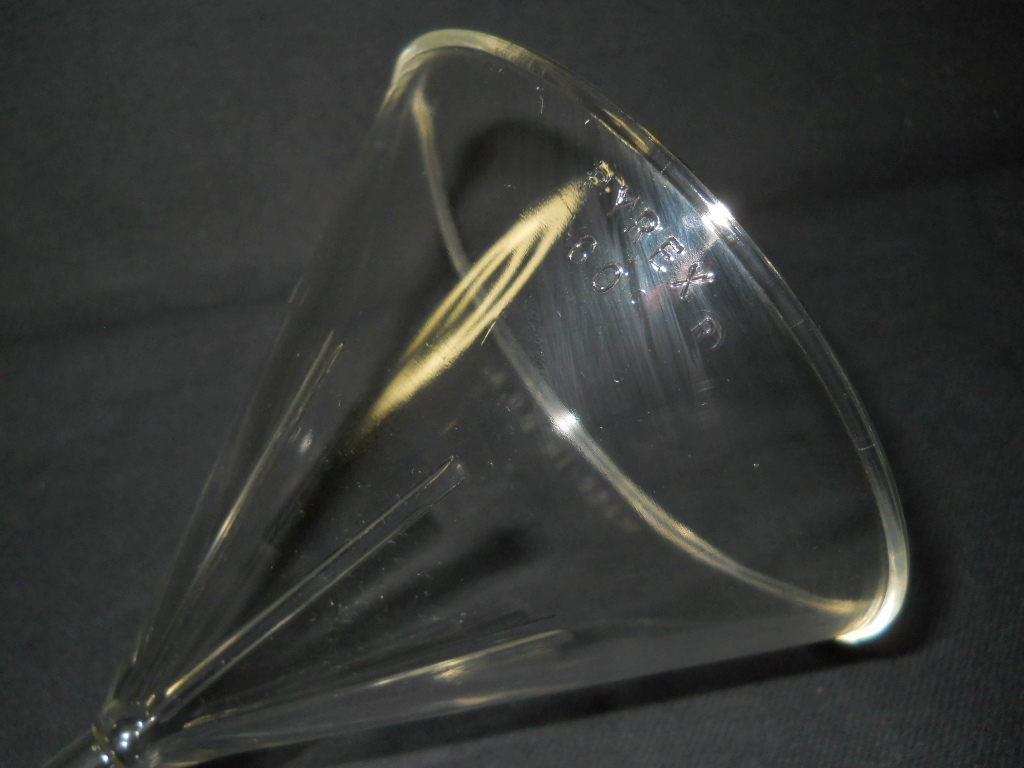 Corning Pyrex Glass 100mm ID 60° Angle Fluted Filling Funnel w/ 100mm Short Stem