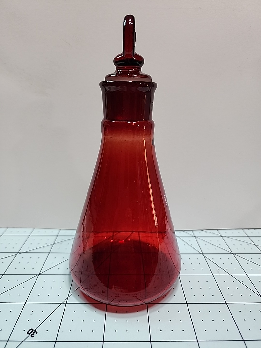VINTAGE RED PYREX 250 mL LOW ACTINIC NARROW MOUTH ERLENMEYER FLASK EUC