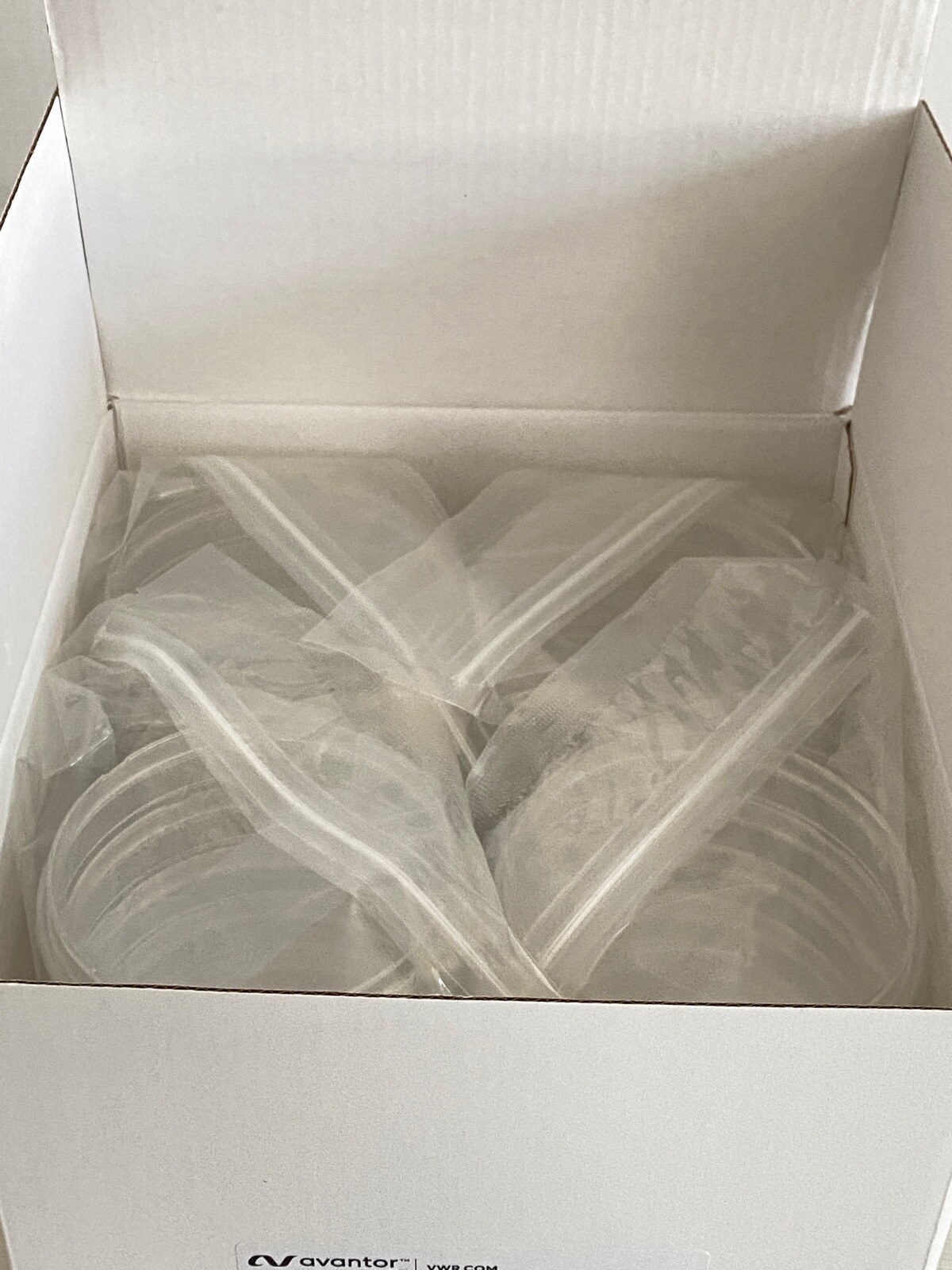 (40) VWR AVANTOR 10cm Treated Tissue Culture Petri Dish & Lid 60.8cm2 10861-680