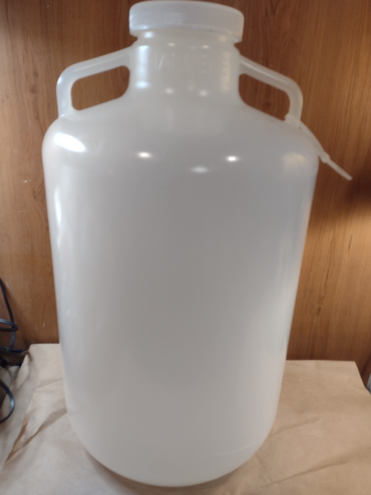 Nalgene 5 Gallon / 20 Liter Graduated Polypropylene Carboy with Handles and Lid