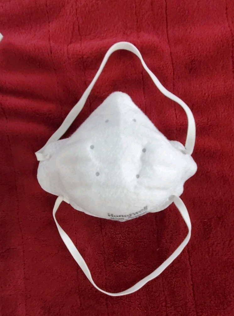 20 Count Honeywell 95N Masks Disposable Particulate Respirators DC300N95 NIB