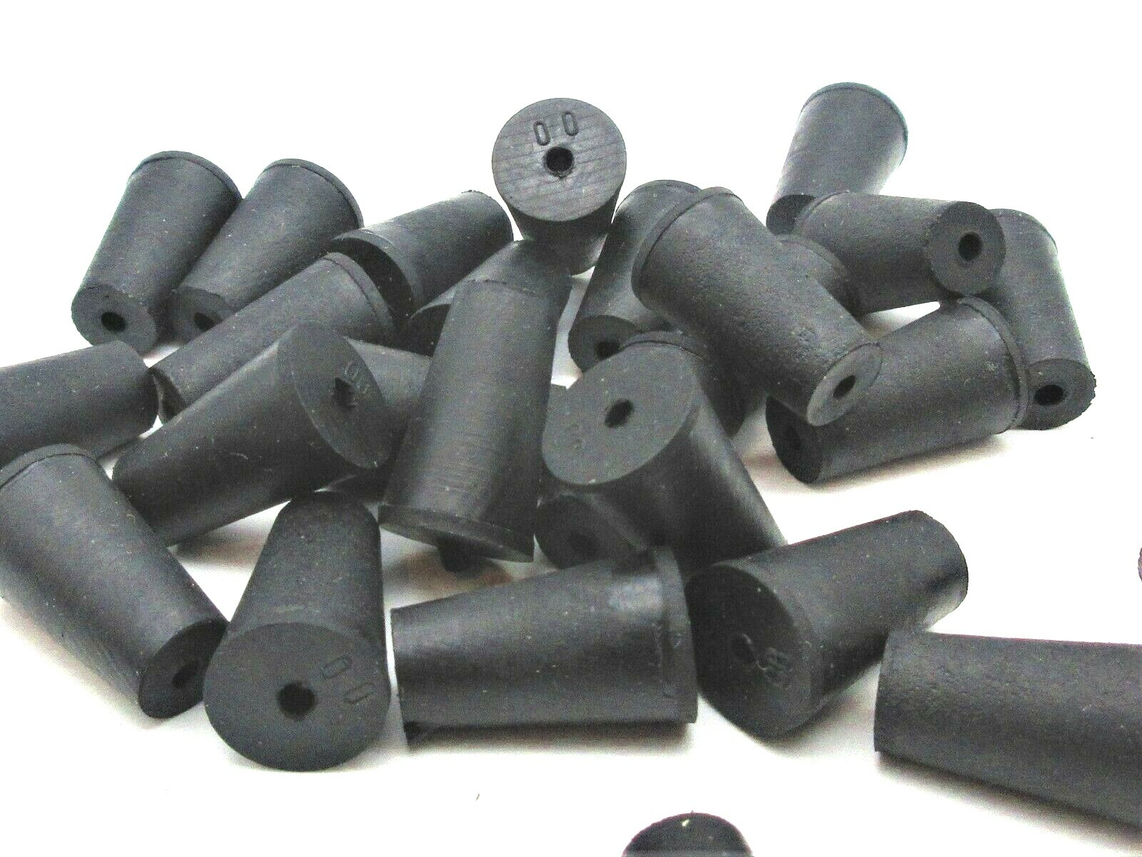 #00 Solid Rubber Stoppers Lab Tapered Plug Cork 1 Hole Fits 13/32″ to 19/32″ ID