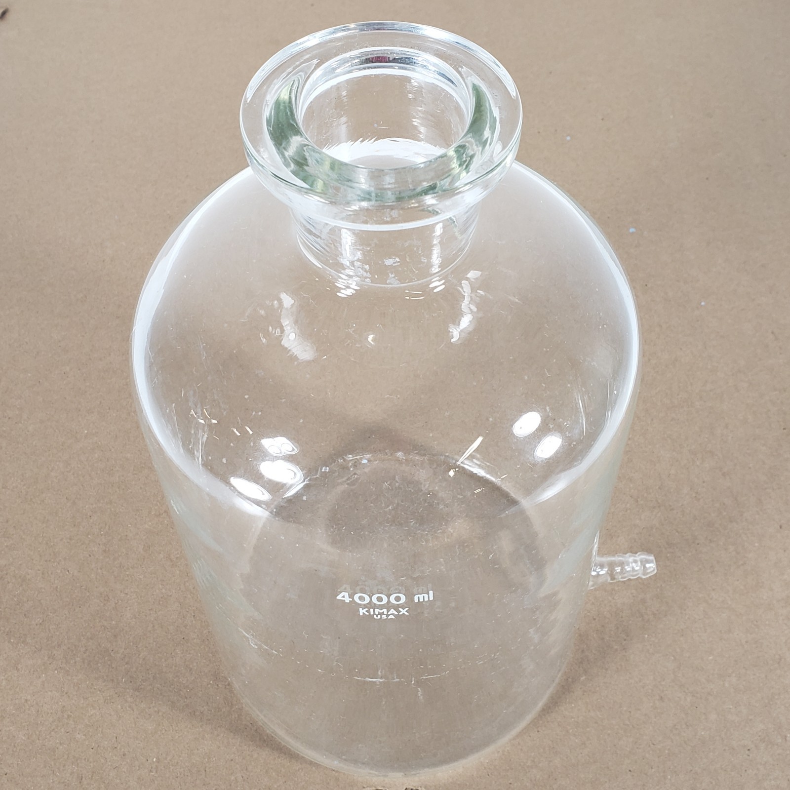 Kimax 14607-4000 4000mL Glass Reservoir Bottle w/3/8″ Bottom Hose Outlet