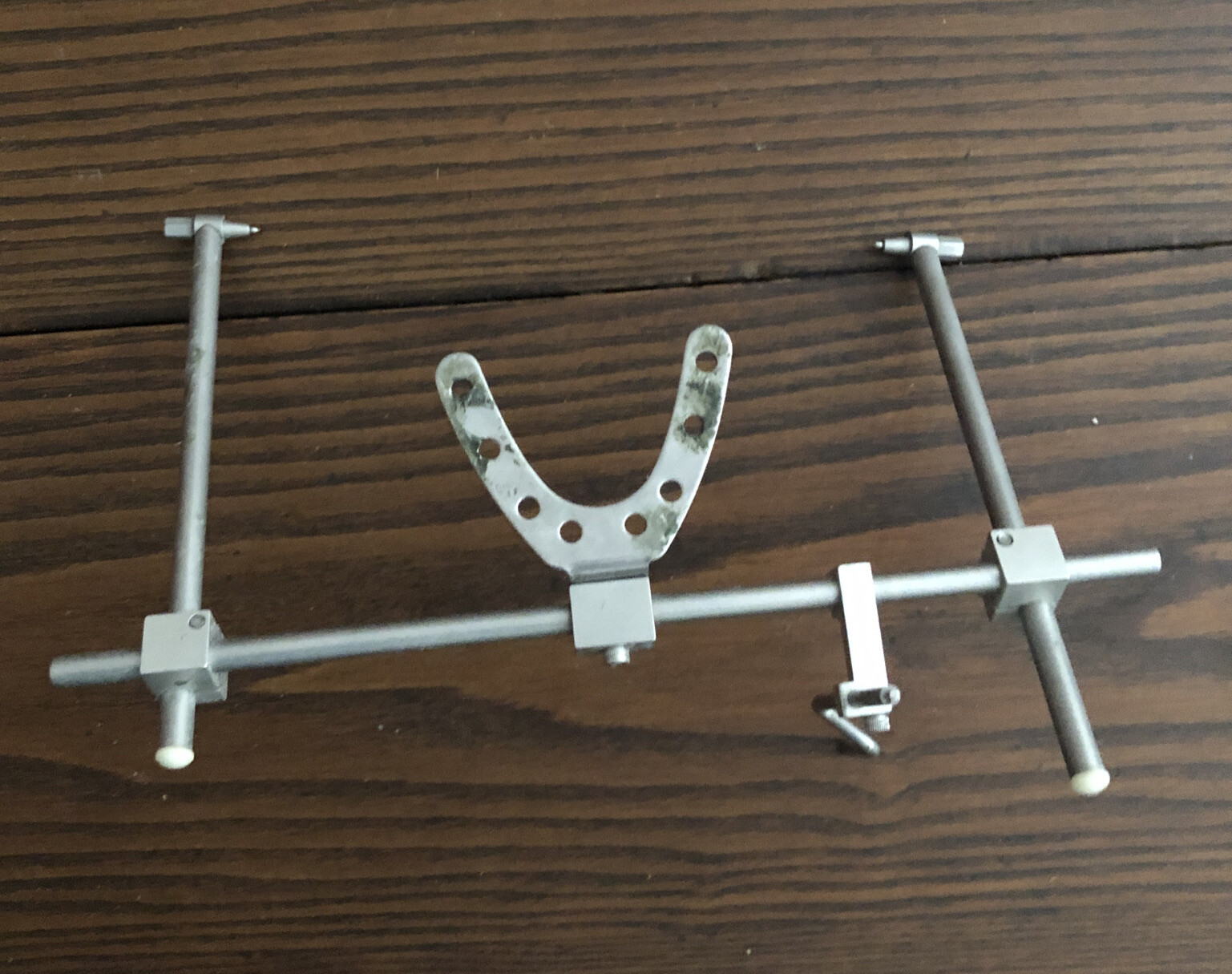 DENAR FACEBOW TRANSFER JIG TO DENTAL ARTICULATOR CAST. As Shown
