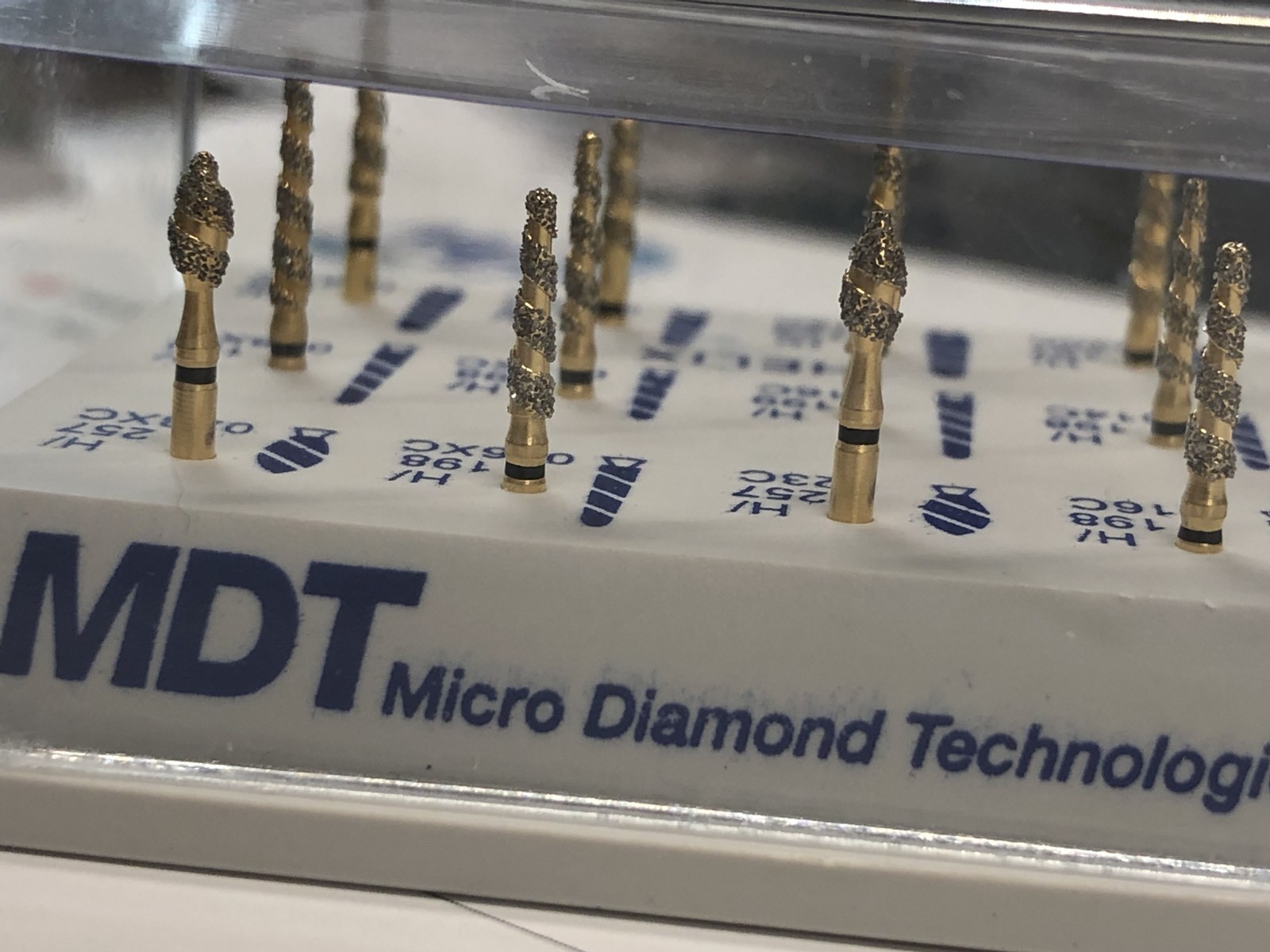 MDT Dental 1 The HELIX Kit#14. 24 Karat Gold FG Diamond Burs & autoclavable