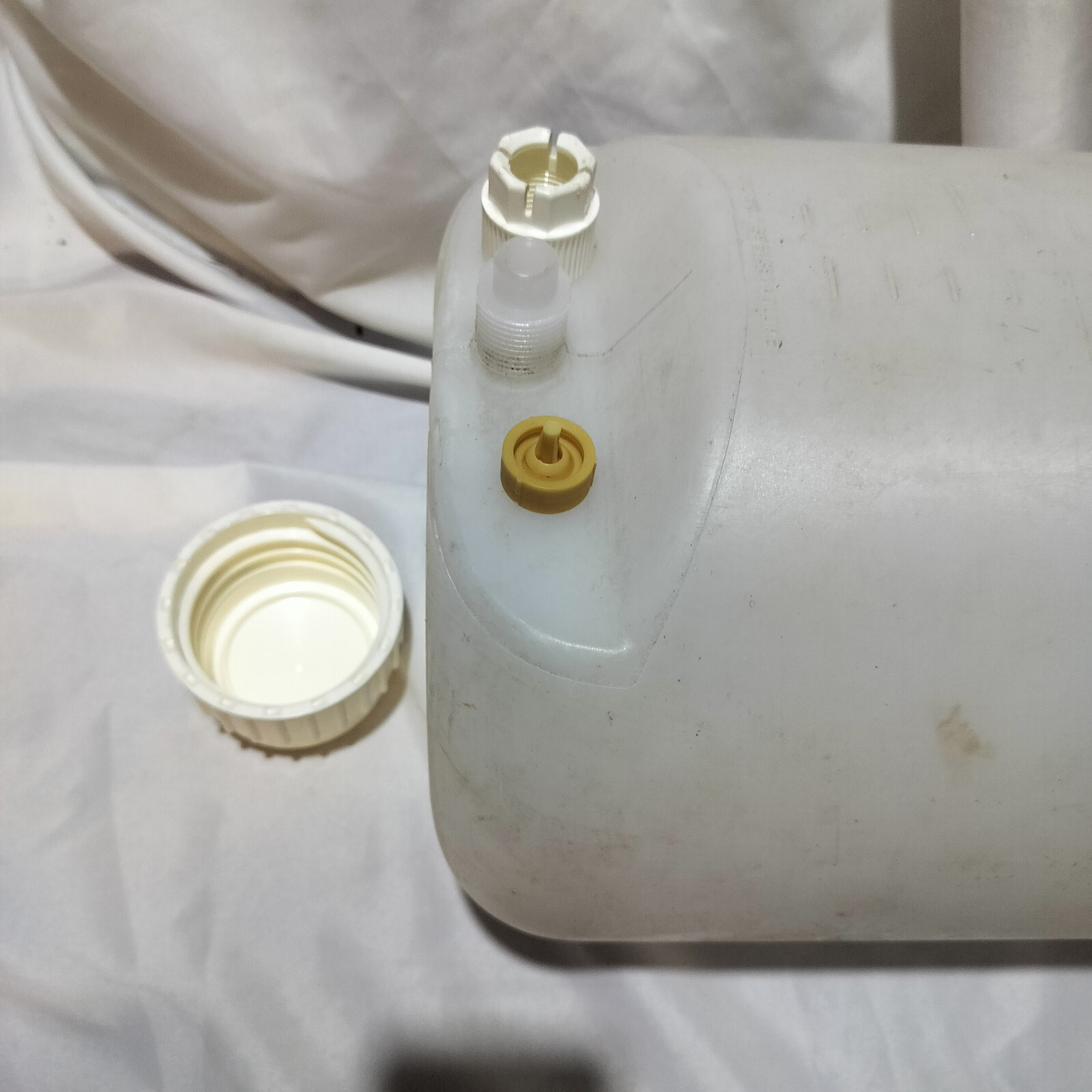 5 Gallon/20 Liter Nalgene LDPE Carboy w Handles, Lid, Spout, and cap