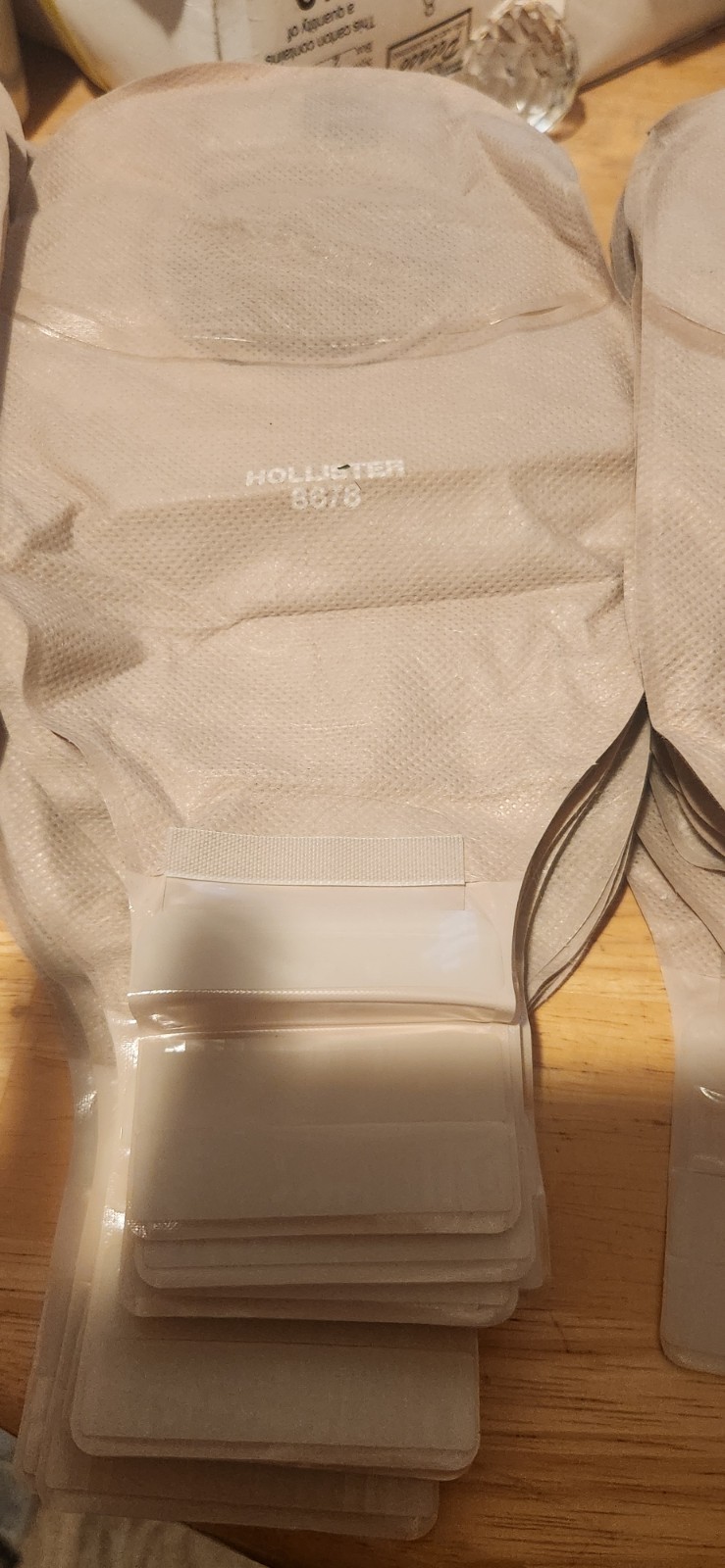 50 Hollister 8678 loose Pouches