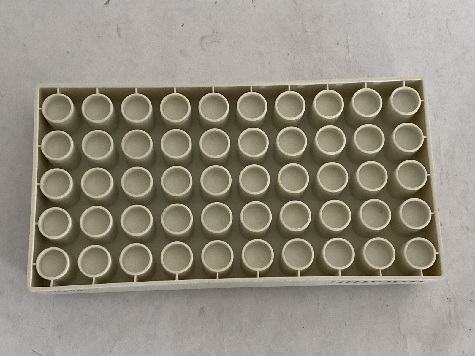 WHEATON Polypropylene 50-Position Vial Racks Stackable for 12.5mm Tubes 985800