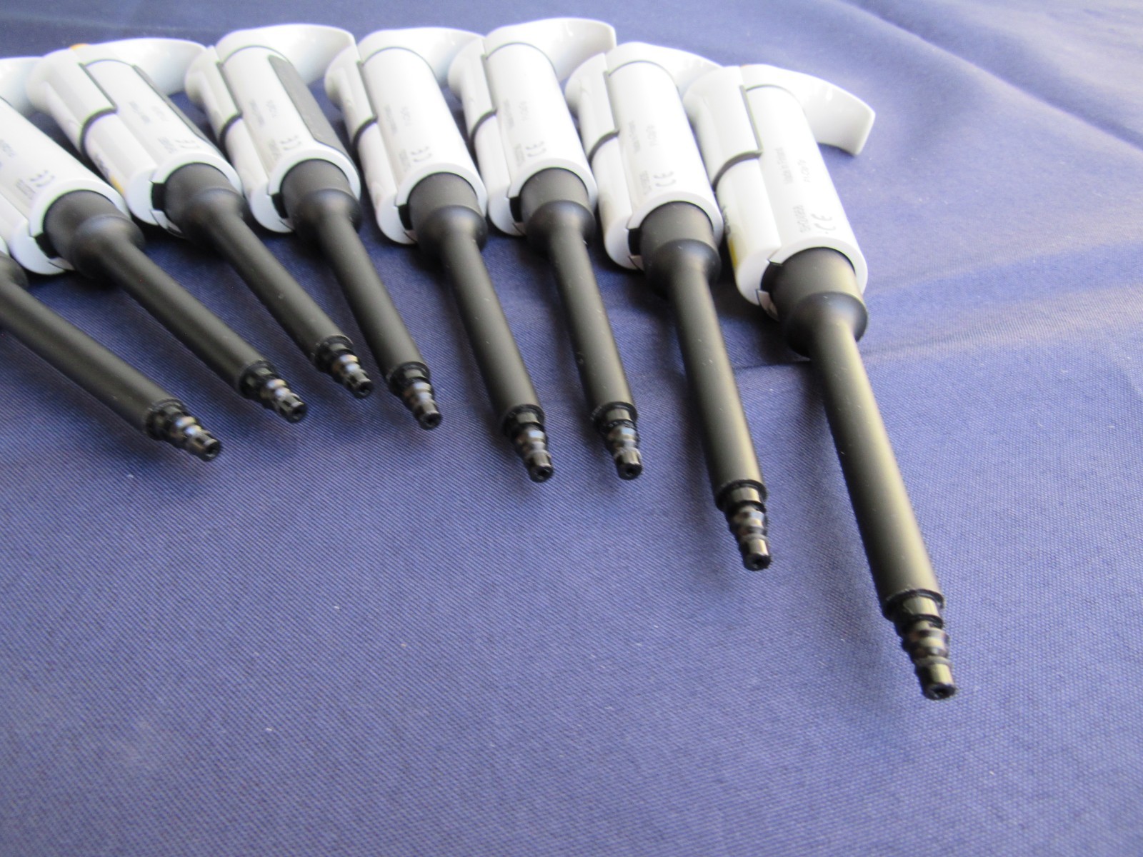 THERMO SCIENTIFIC ~ F1-CLIPTIP ~ 20-200 uL SINGLE CHANNEL PIPETTE