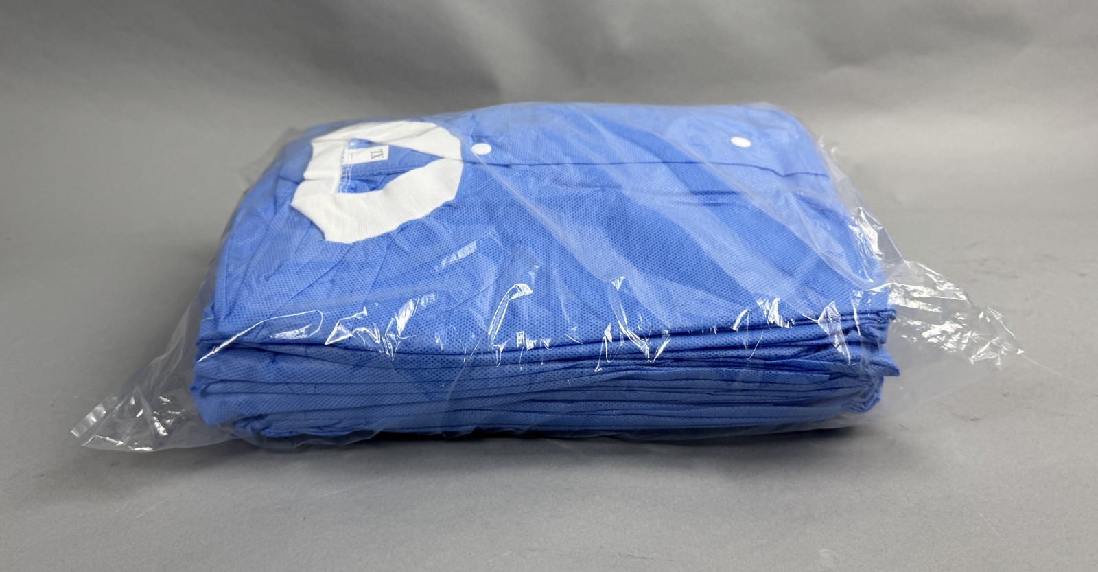 LOT OF 40 ULINE S-42018BLU-X DISPOSABLE LAB COATS: blue, unisex, XL|010-9278029