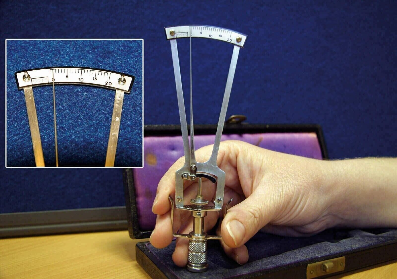 New Schiotz Tonometer for Scientific & Medical use .(Made in India)