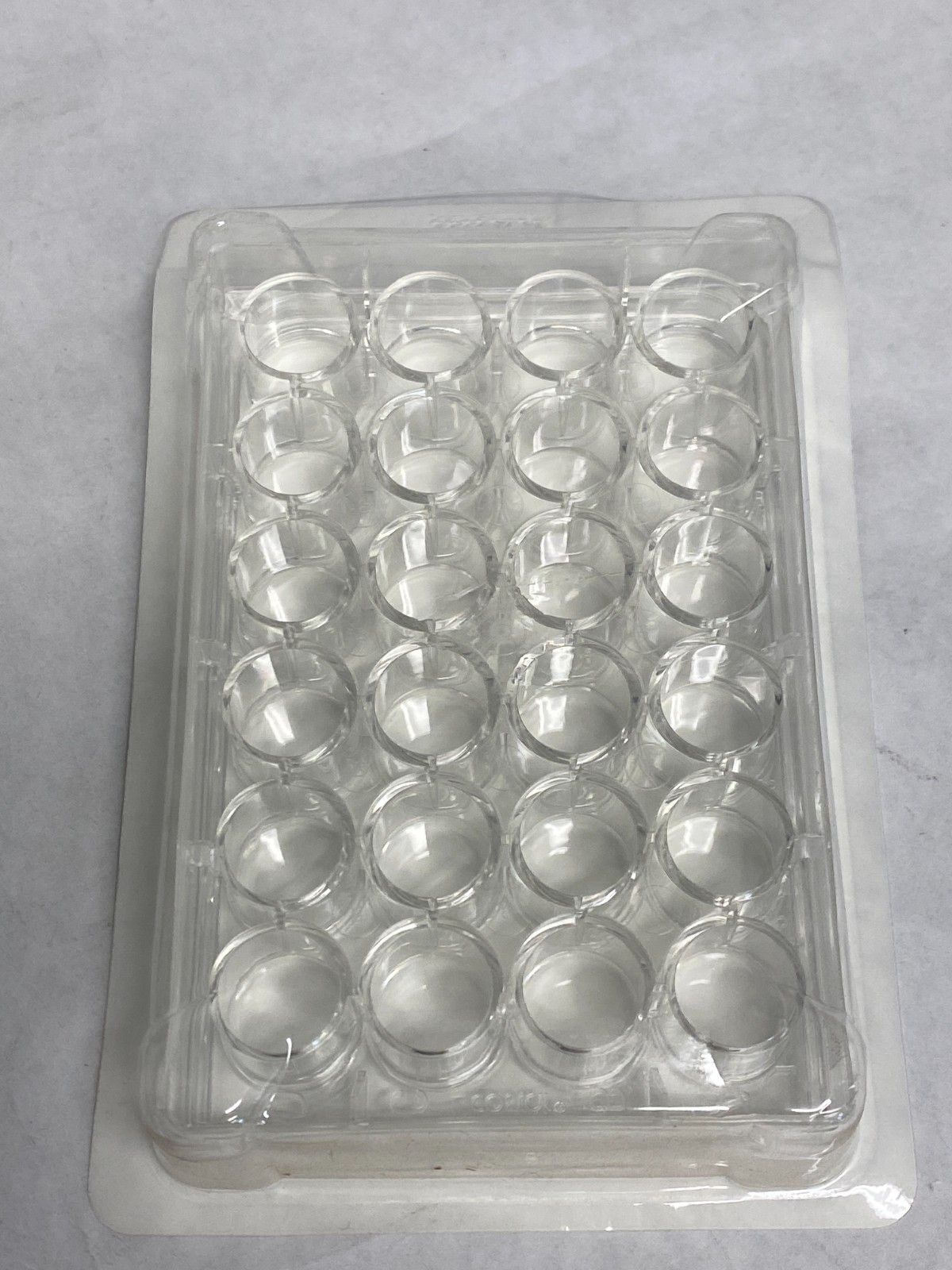 (100) Corning Costar 24-Well Polystyrene TC Treated Cell Culture Plate, 3524
