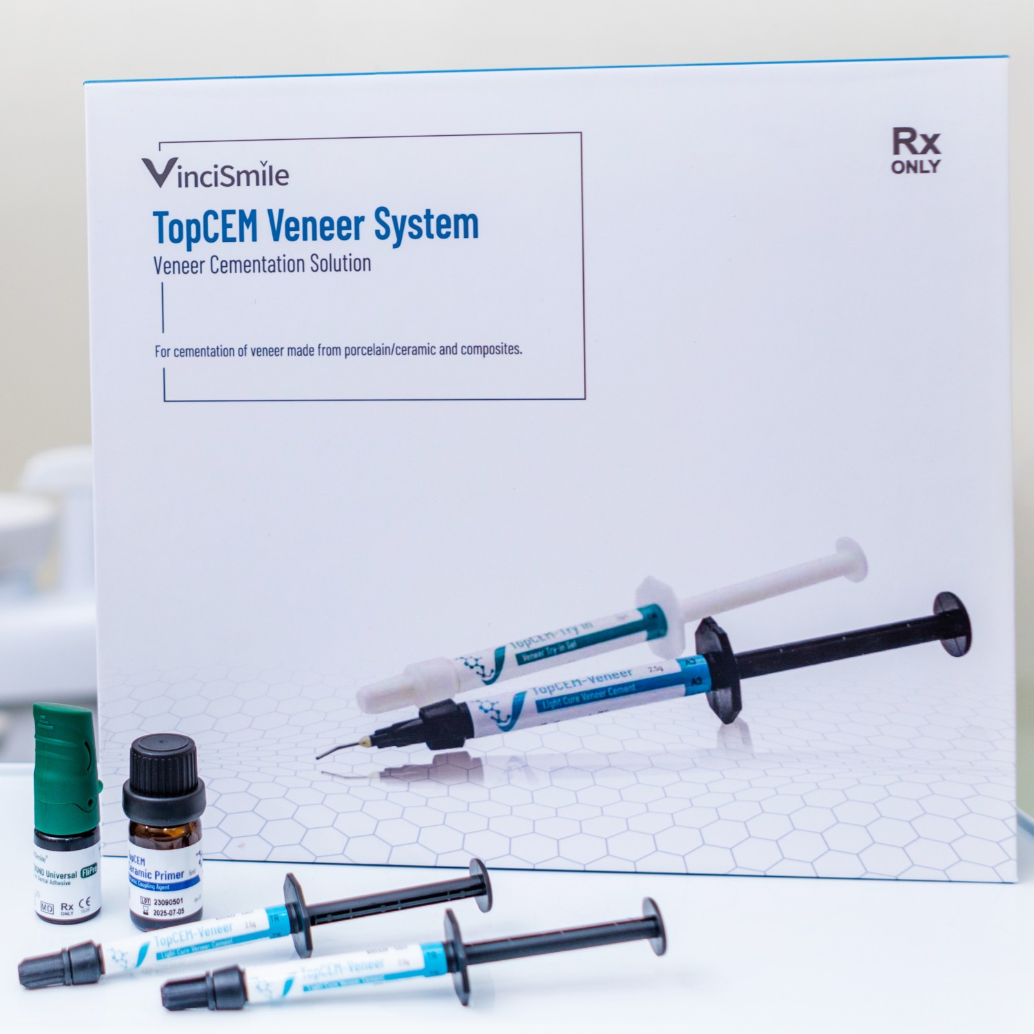 Dental Veneer Cementation Kit:2 Etching Gel/10 Veneer Cement/1 Adhesive/1 Primer