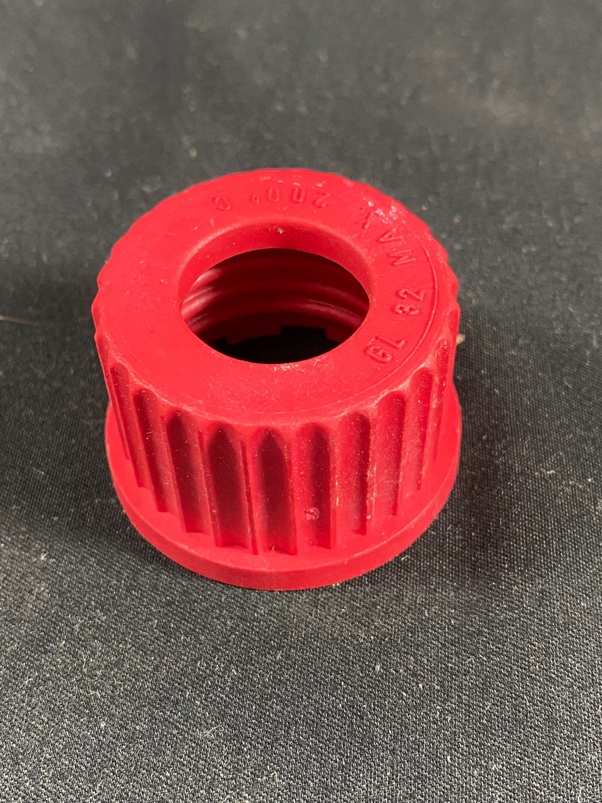 SCHOTT DURAN PBT Red Open Top High Temperature GL32 Screw Cap 292270808 (1/Pack)