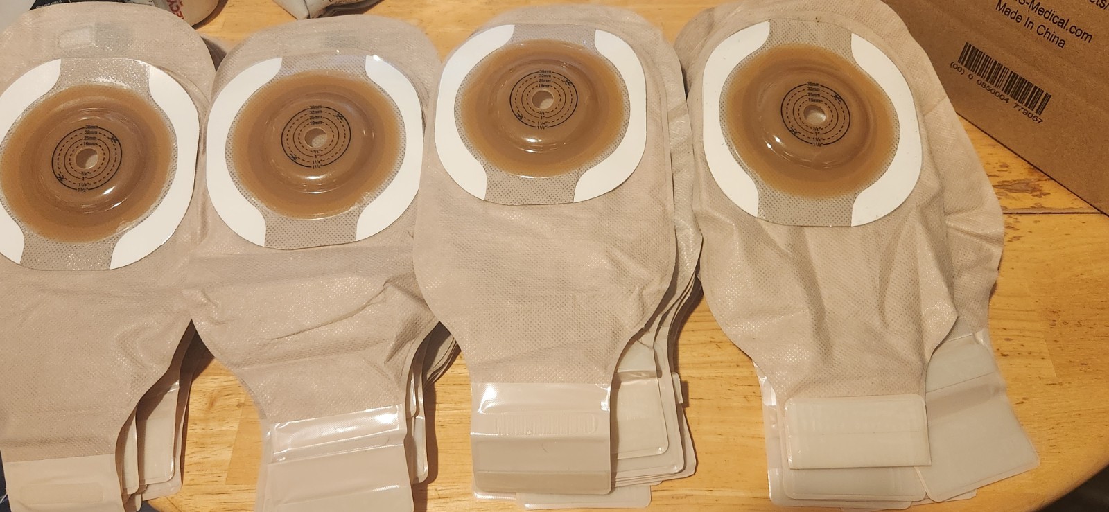 50 Hollister 8678 loose Pouches