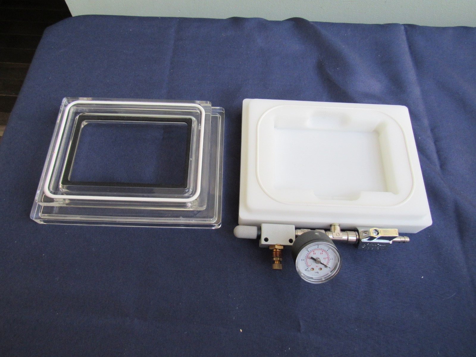 Unknown manuf. Vacuum Manifold w/ gauge, CAMOZZI RFU 4H2-1/8 VALVE, MINI-LUX DN8