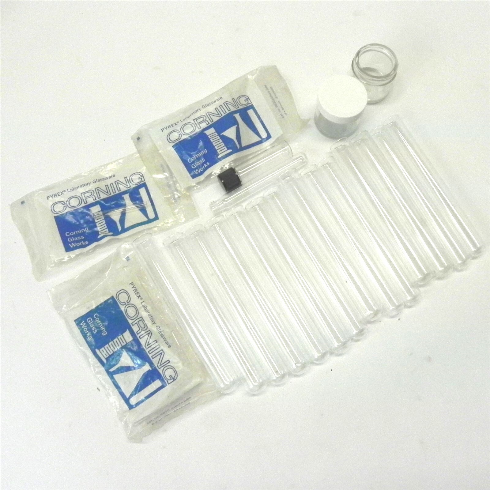 LARGE LOT OF GLASS TEST TUBES ASSORTED SIZES PYREX MIXED BRANDS NEW UNUSED SM LG