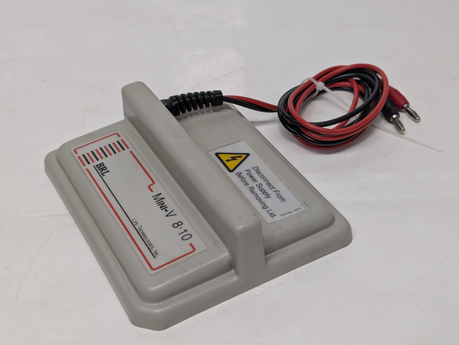 Lot of 2 BRL Mini-V 8:10 electrophoresis gel unit lids as shown