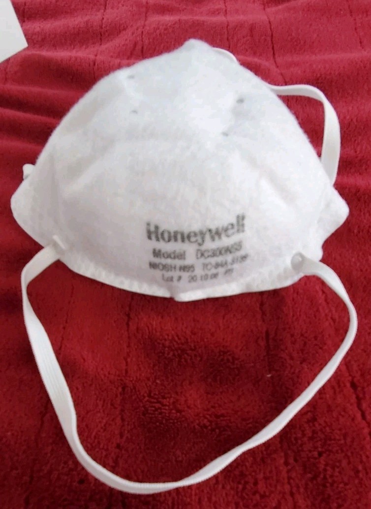 20 Count Honeywell 95N Masks Disposable Particulate Respirators DC300N95 NIB