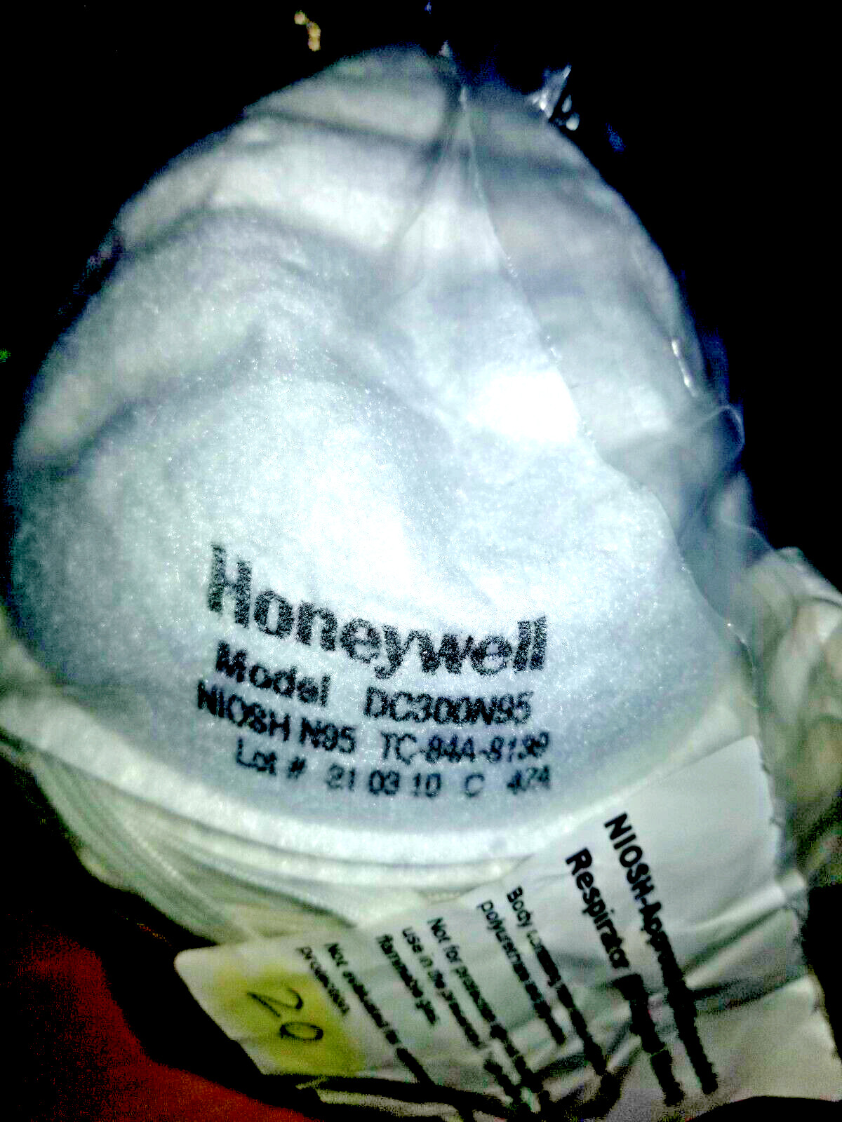 Honeywell NIOSH N95 Face Masks Pack of 20 Particulate Respirators DC300N95B NEW