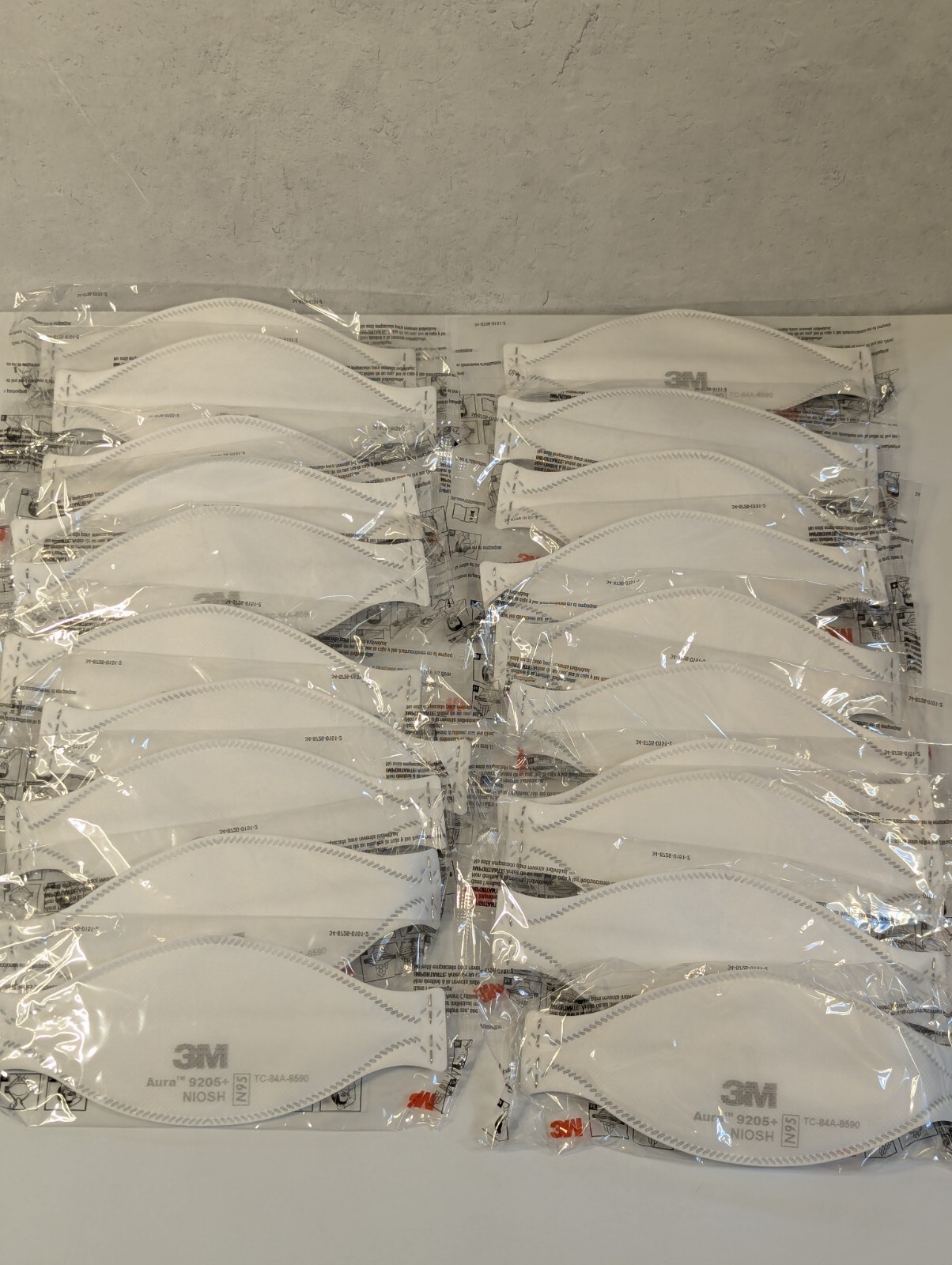 3M Aura 9205+ Genuine 3M N95 Respirator Disposable Protective Mask (20 Pack)