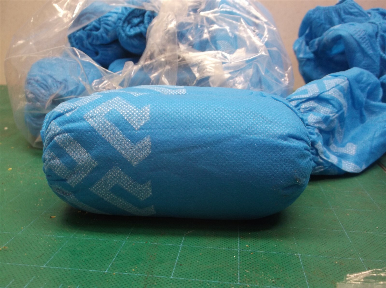 Shoe Covers Disposable Non Slip 100 Pack 50 Pairs Non Woven Fabric Boot Covers