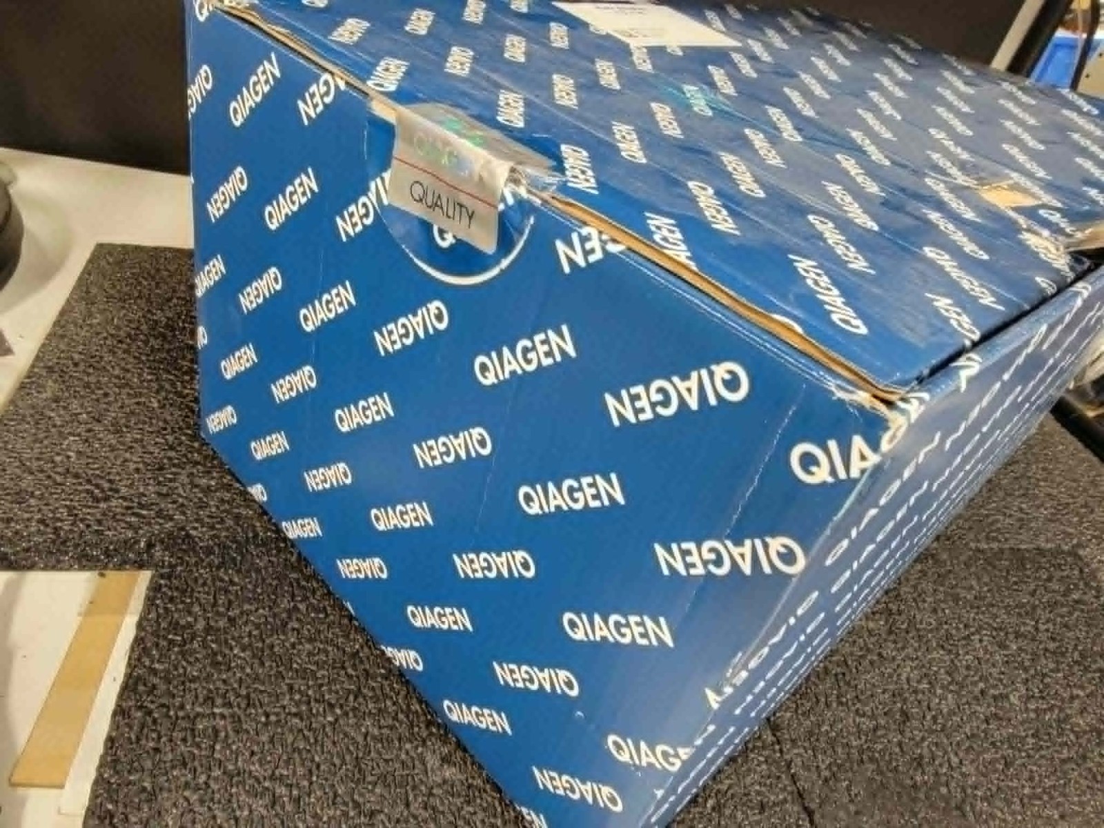 Lot of 240 Qiagen 990394 Rotor Adapters 10×24 1.5 mL Elution Tubes