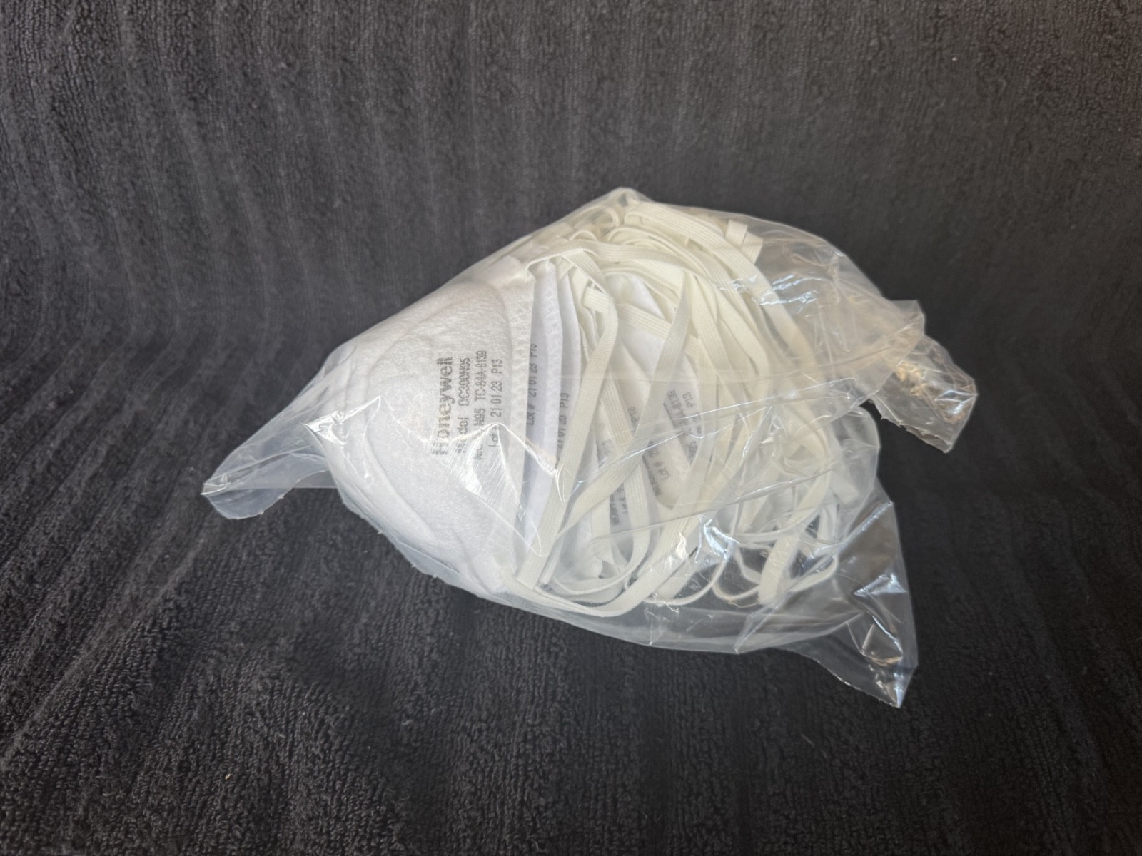 200 Count N95 Disposable Mask DC300N95B