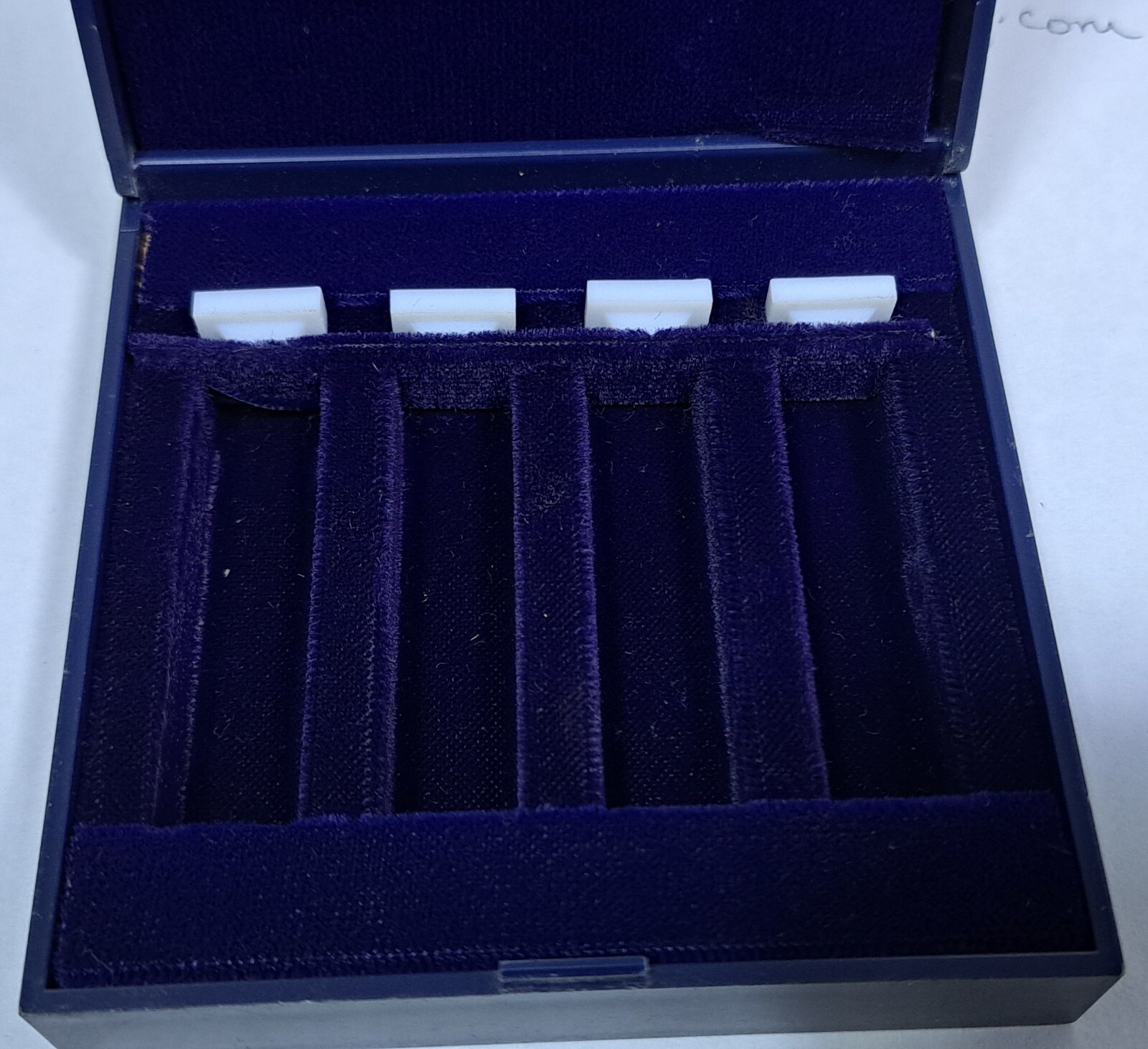 HELLMA – Type: 82, QS-1.000 – Cuvette w/ Box + 4 caps as shown