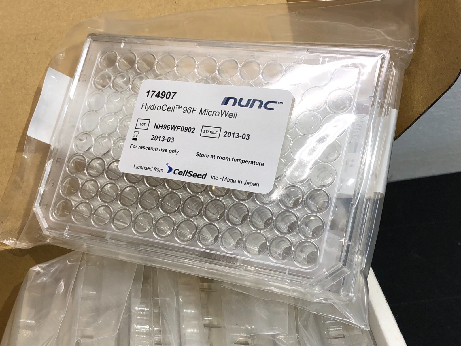 Nunc HydroCell 96F MicroWell 174907 8/Case