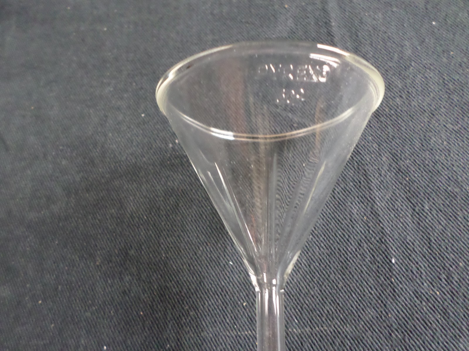 NEW Corning Pyrex Glass 65mL Diameter 60° Angle Fluted Funnel with Short Stem
